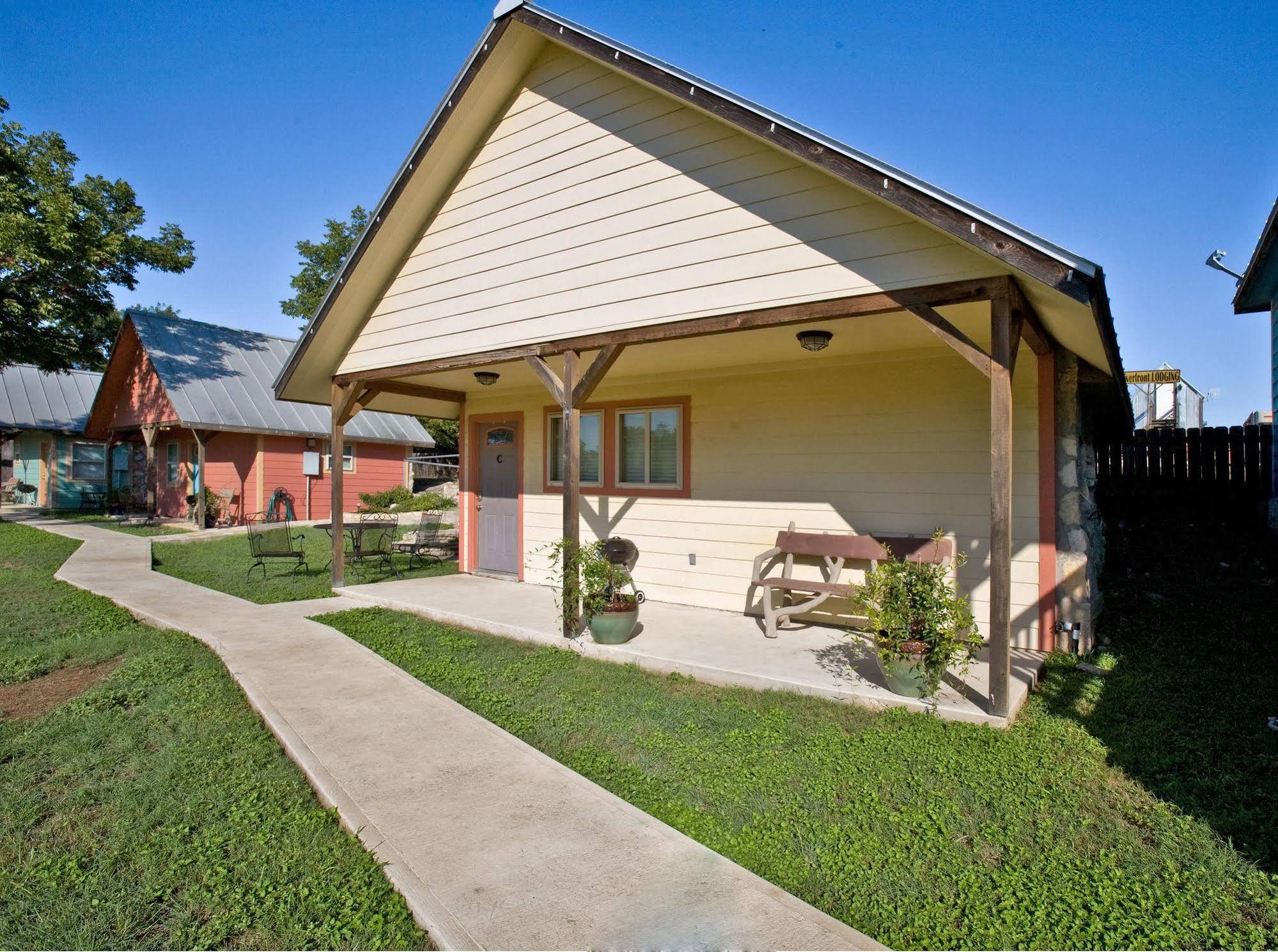 Blanco Riverside Cottages Esterno foto